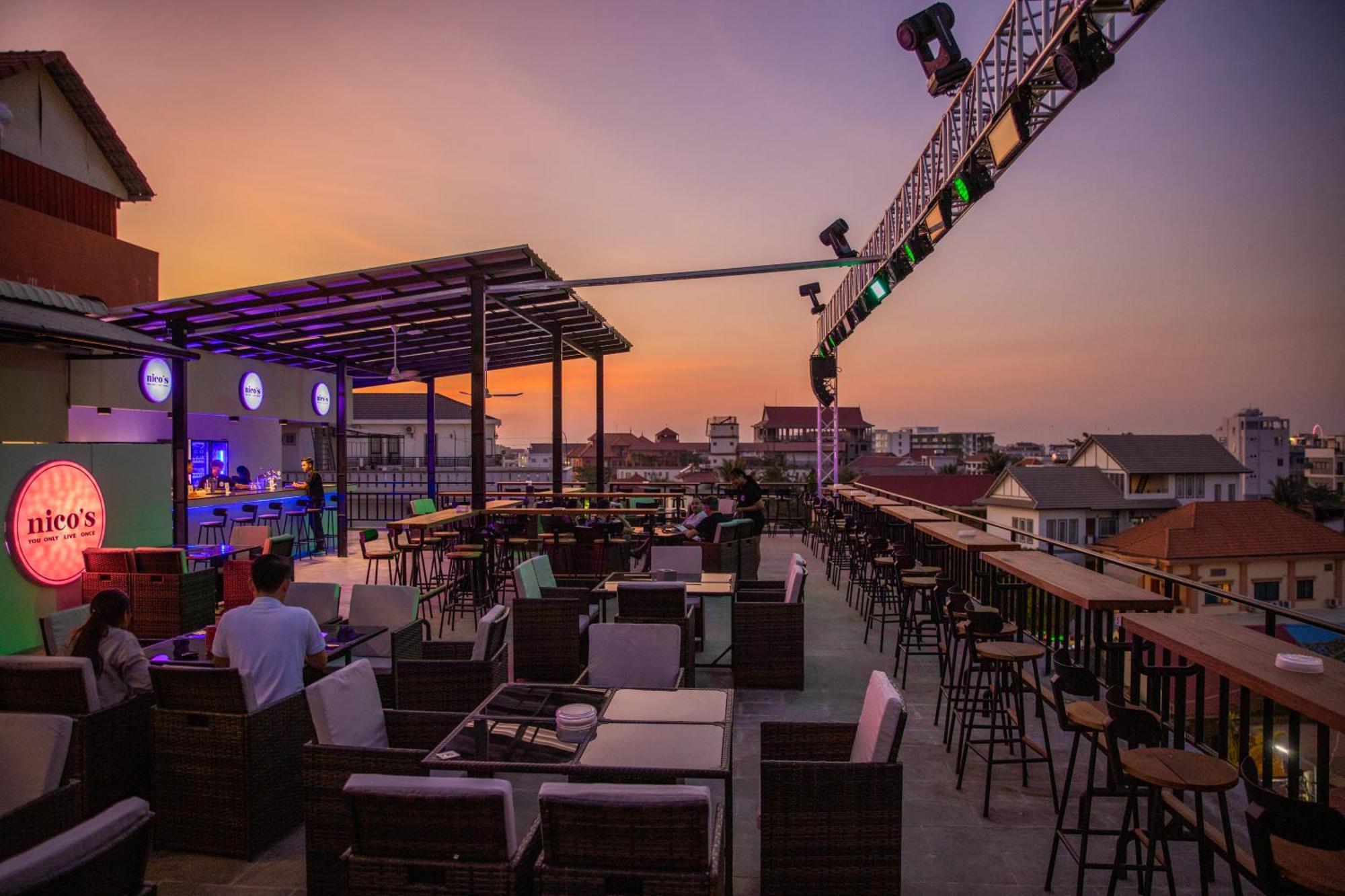 Nico'S Hotel And Skybar Siem Reap Eksteriør billede